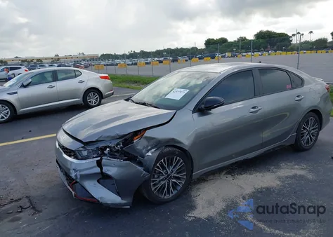 2022 Kia Forte Gt-Line z USA, uszkodzony, nr VIN 3KPF54AD8NE487693